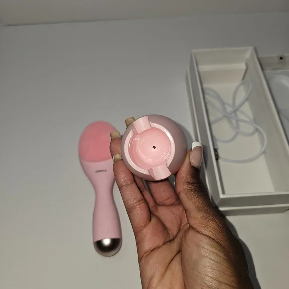NEW Konka Silicone Cleansing Instrument Pink Red Light - Picture 7 of 16
